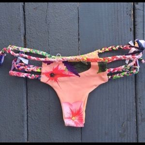 San Lorenzo 3 side strap bottoms